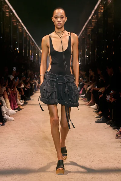 Look 3